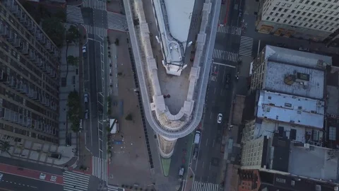 Flying backward over tip of Flatiron Building Stock Footage 94195006