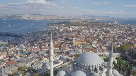 Flying backwards from suleymaniye mosque Stock Footage 102593647