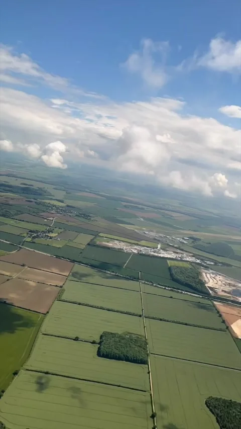 Flying between airports - timelapse Stock Footage 218471326