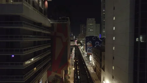 Flying Between Building - Bayside Miami 스톡 동영상 231537862