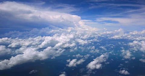 Flying between Cloud Layers. Video 4k Vidéo 79907849
