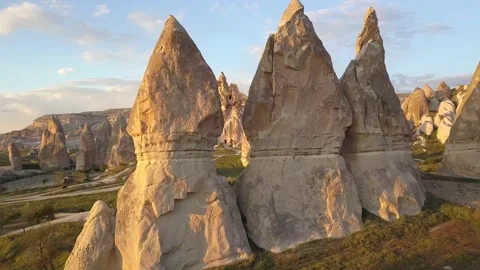 Flying between rocks in Cappadocia Video stock 134944214