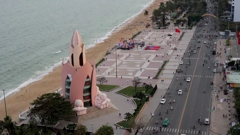 A flying camera timelapse captures the city of Nha Trang, traffic in the city Stock-Footage 123425961