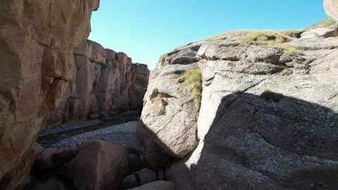 Flying in the canyons pt.3 Video stock 261012004