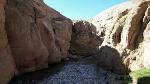 Flying in the canyons pt.4 Video stock 261012090