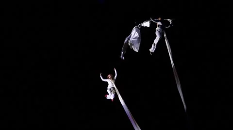 Flying circus acrobats Video stock 62196410