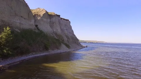 Flying close to river rock Video stock 115120477