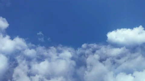 Flying in the clouds, camera movement through the clouds, video loop Video stock 100116871