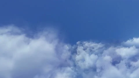 Flying in the clouds, camera movement through the clouds Vidéo 110838023