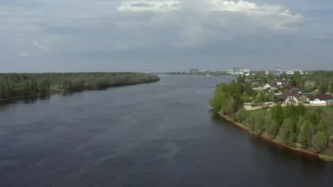 Flying a copter over a small beautiful river Video stock 155184281