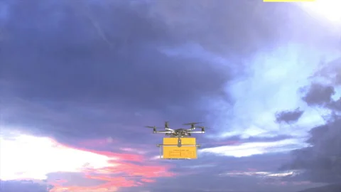 Flying delivery drone transporting cardboard box Vídeos de archivo 160155458