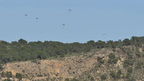 Flying delta gliders Video stock 177784059