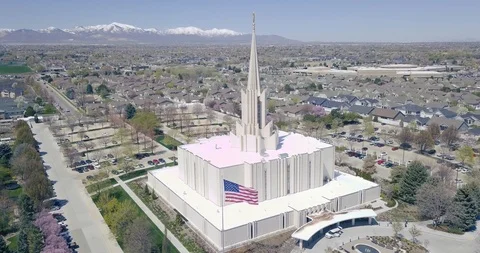 Flying DJI Mavic Pro in Salt Lake City, Utah Stock Footage 106667376