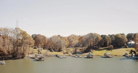 Flying to the Dock over a Lake Video stock 95955125