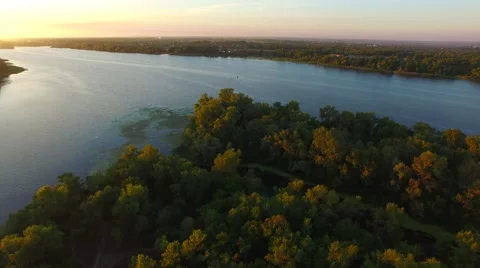 Flying down to the island Stock-Footage 67380864