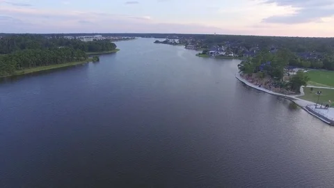 Flying down river 库存影片 78713683