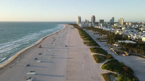 Flying Down Southbeach 動画素材 213004796