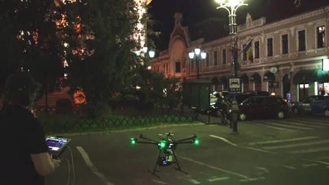 Flying drone Night Time in the city downtown Vídeo Stock 142137384