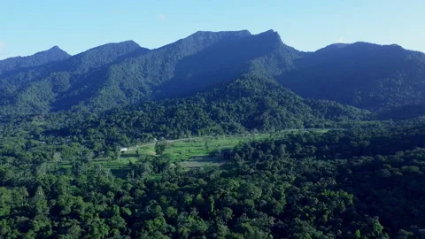Flying drone over the waters of beautiful Las Cuevas beach in Trinidad. 스톡 동영상 249230472