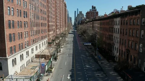 Flying east along empty 23rd St. in NYC during Corona quarantine Stock Footage 127187594
