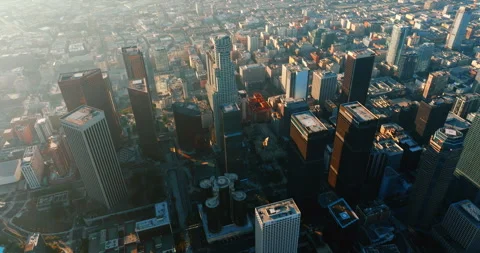 Flying high above the downtown of Los Angeles, California, USA. Vidéo 286150381