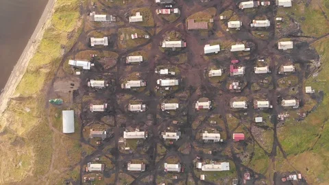 Flying at high altitude Stockbeeldmateriaal 100998832