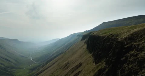 Flying at High Cup Gill Video stock 331536017