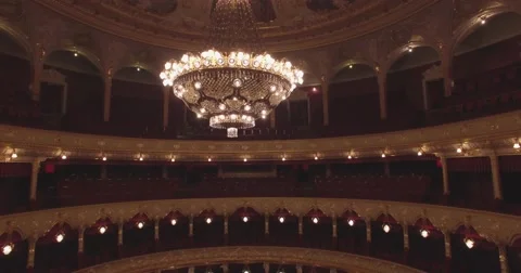 Flying inside the Opera house. Turning on  illumination. 4K 库存影片 55878639