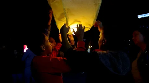 Flying lanterns Stockbeeldmateriaal 29670147