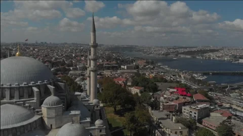 Flying by a Mosque in Istanbul 動画素材 260232073