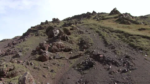 Flying in the mountains 스톡 동영상 39539204