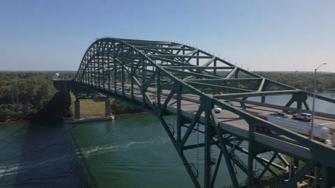 Flying North alongside Piscatqua River Bridge between Maine and New Hampshire Vídeo Stock 345458151