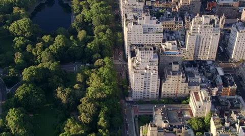 Flying north over Central Park along Fifth Avenue. Shot in 2006. Stock Footage 59522332