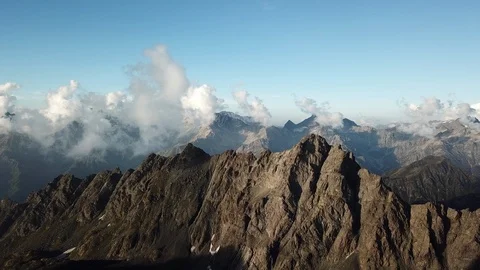 Flying up over the Alps mountain range Stock-Footage 112331615
