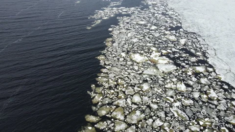 Flying over Arctic Ice Floes. Video stock 153105986