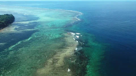 Flying over barrier reef Stock Footage 148153247
