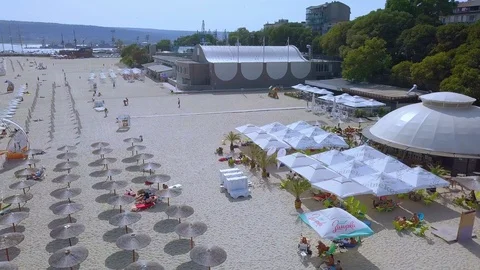 Flying over the beach Video stock 121307084