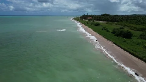 Flying over the beach of So Miguel dos Milagres, touristic and paradisiacal b Vidéo 196263552
