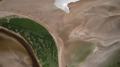 Flying over the beach of So Miguel dos Milagres, touristic and paradisiacal b Vidéo 196263574