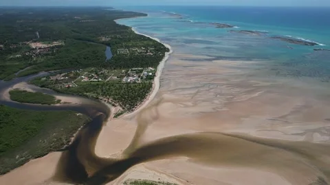 Flying over the beach of So Miguel dos Milagres, touristic and paradisiacal b Vidéo 196263577