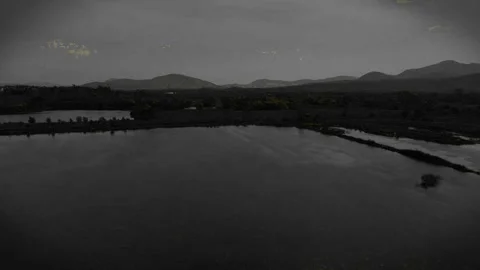 Flying over the blue lake Vidéo 346485810