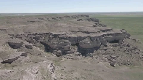 Flying over the bluff Video stock 154911601