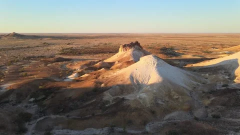 Flying over Breakaways Conservation Park in South Australia Video stock 278096715