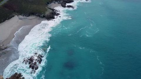 Flying Over Breaking Waves On The Cliffs In Arteixo Vidéo 236542021
