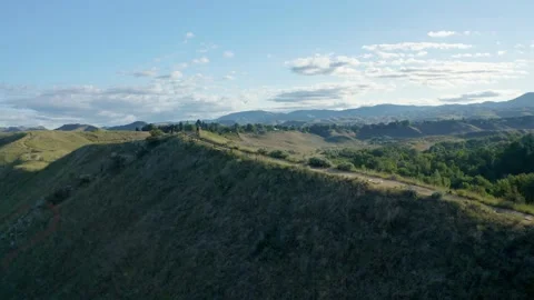 Flying Over Camel's Back Ridge 4k 動画素材 137361344