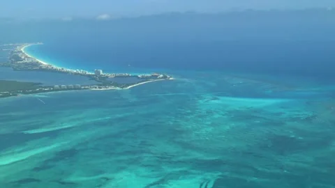 Flying over Cancun, Mexico. 스톡 동영상 145567738