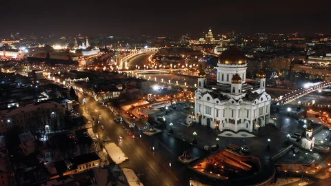 Flying over the Cathedral of Christ the Savior in Moscow. Stock Footage 89885810