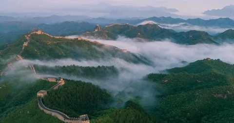 Flying over China great wall in the morning Stock Footage