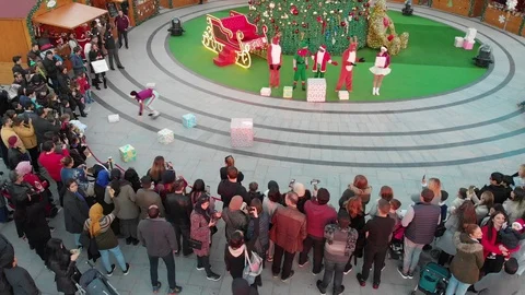 Flying over the christmas tree in Land of Legends 库存影片 124902882