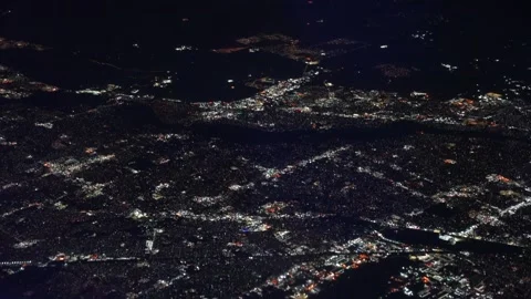 Flying over a city at night. Vídeos de archivo 316090730